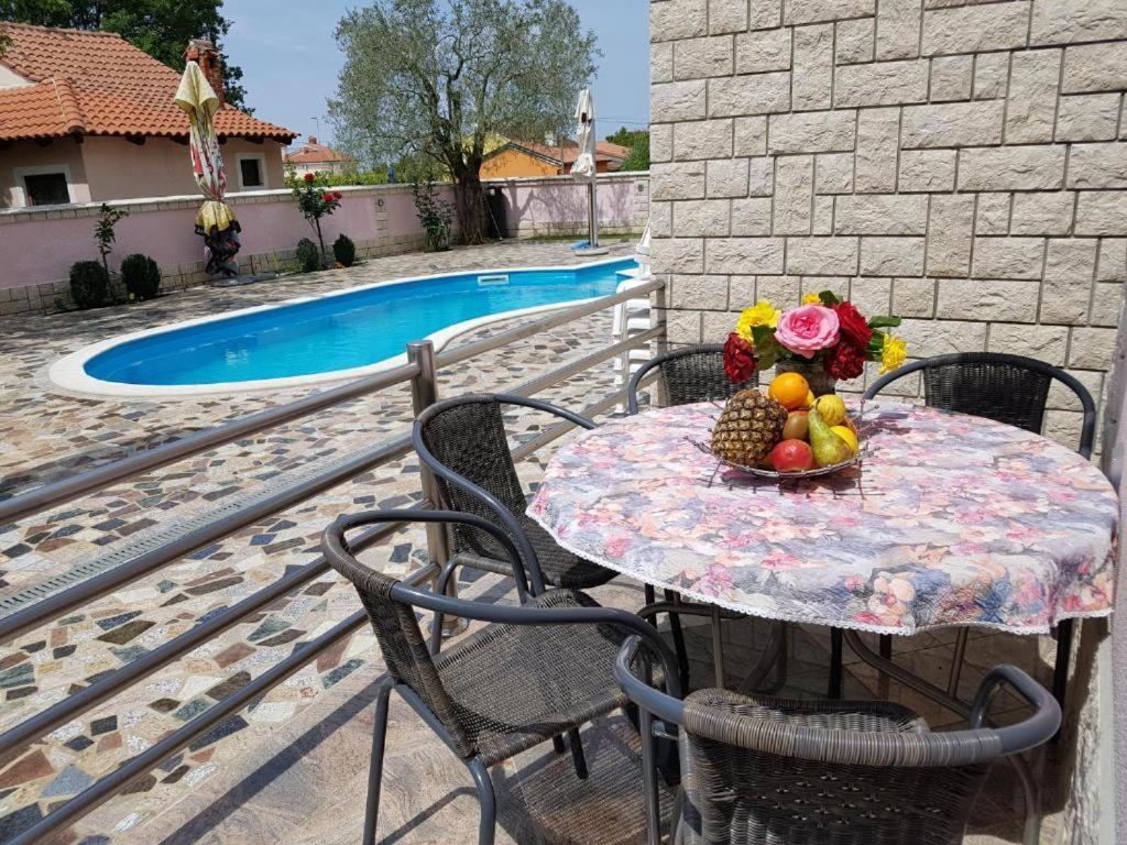 Villa Baldi -Apartmani Danny Tar-Vabriga Екстериор снимка